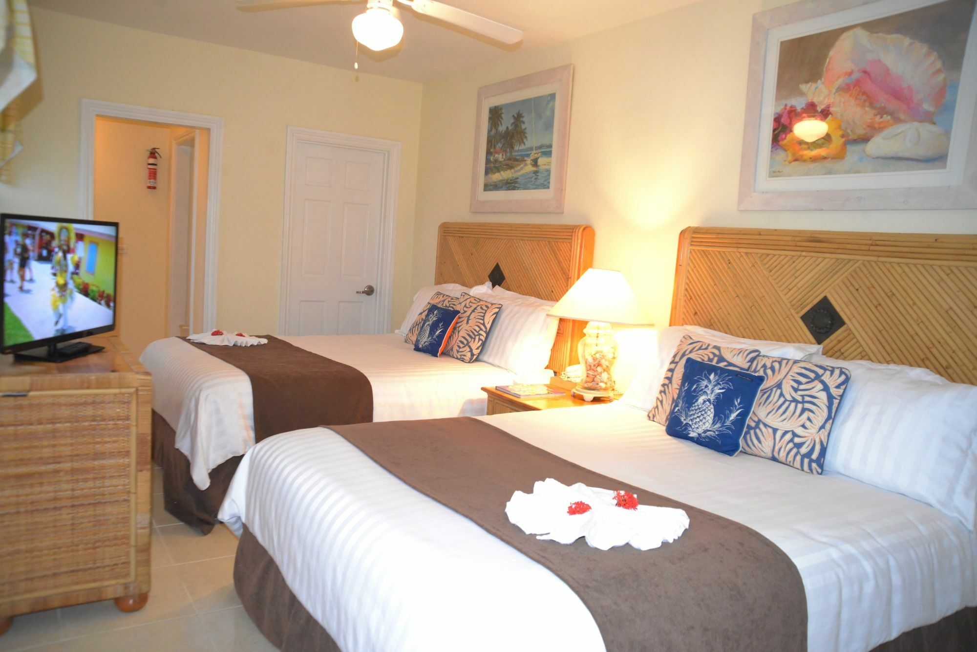 Sandyport Beach Resort Nassau Exterior photo